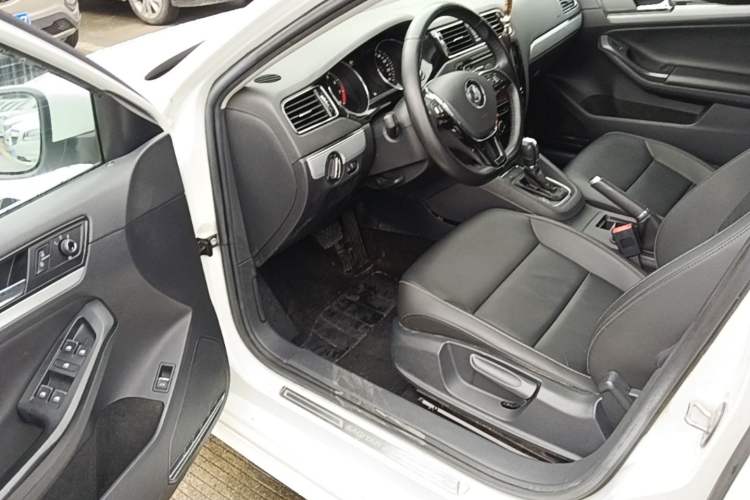 Used Volkswagen Sagitar 2018 280TSI DSG Ignite Edition Driver Seat
