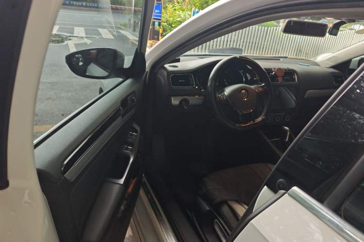 Used Volkswagen Sagitar 2018 280TSI DSG Ignite Edition Driver Seat