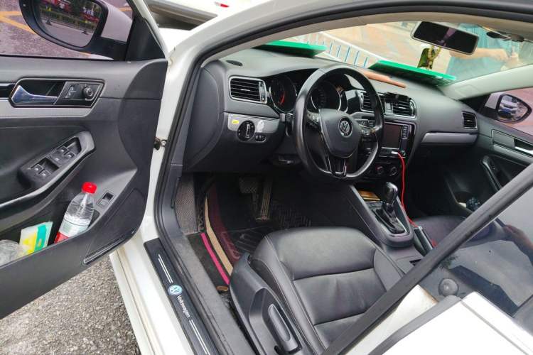 Used Volkswagen Sagitar 2018 280TSI DSG Ignite Edition Driver Seat