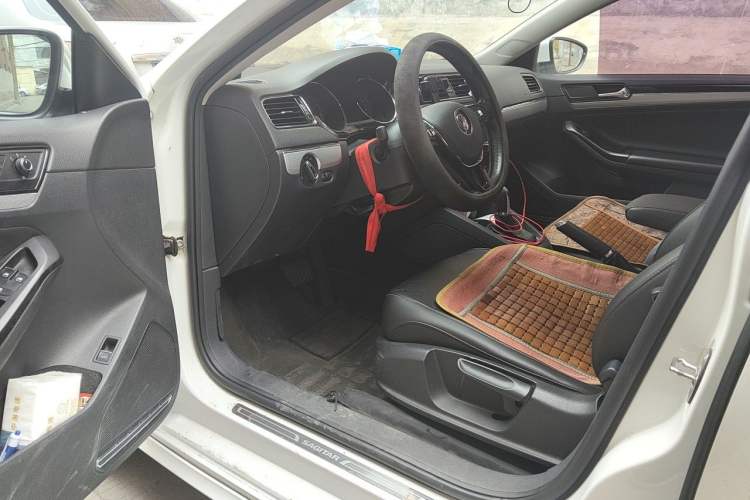 Used Volkswagen Sagitar 2018 280TSI DSG Ignite Edition Driver Seat
