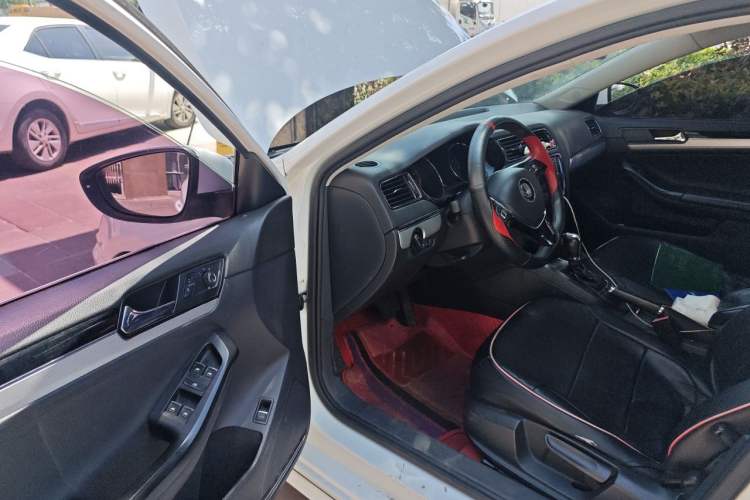 Used Volkswagen Sagitar 2018 280TSI DSG Ignite Edition Driver Seat