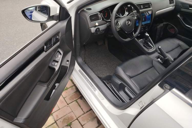 Used Volkswagen Sagitar 2018 1.6L Automatic Comfort Model Driver Seat