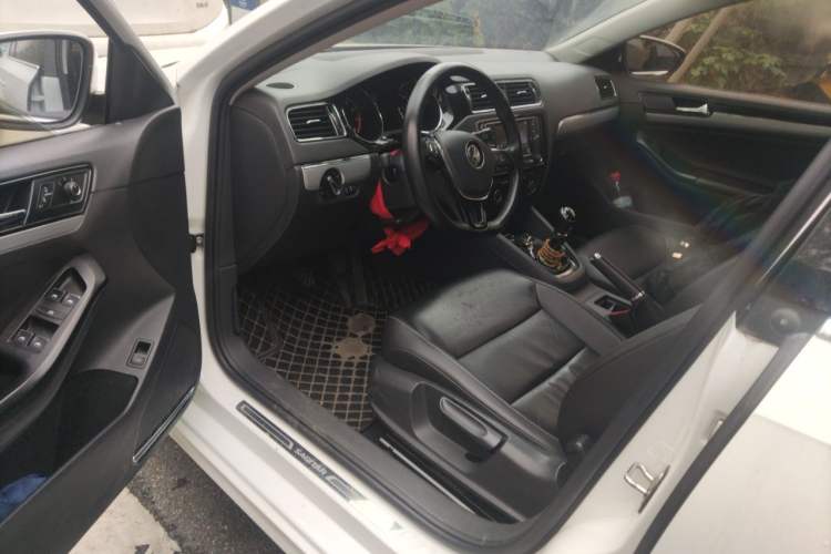 Used Volkswagen Sagitar 2018 1.6L Manual Comfort Model Driver Seat