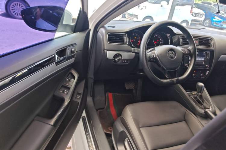 Used Volkswagen Sagitar 2018 1.6L Automatic Comfort Model Driver Seat