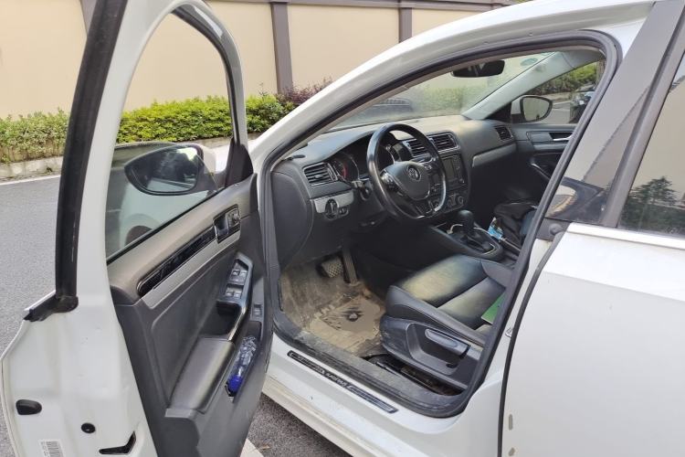 Used Volkswagen Sagitar 2018 1.6L Automatic Comfort Model Driver Seat