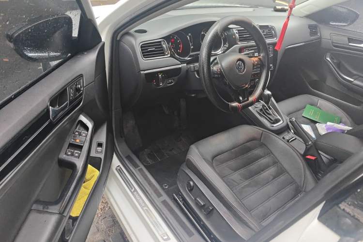 Used Volkswagen Sagitar 2018 280TSI DSG Luxury Model Driver Seat