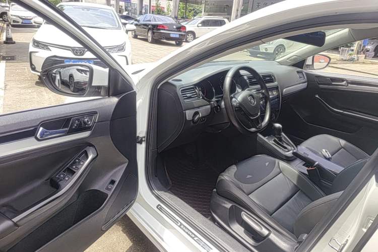 Used Volkswagen Sagitar 2018 1.6L Automatic Comfort Model Driver Seat
