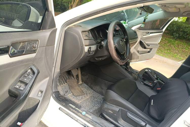 Used Volkswagen Sagitar 2018 1.6L Automatic Comfort Model Driver Seat