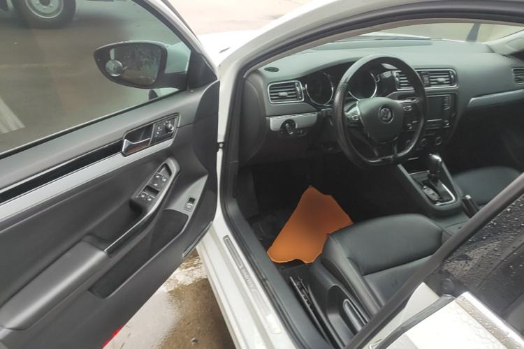 Used Volkswagen Sagitar 2018 1.6L Automatic Comfort Model Driver Seat