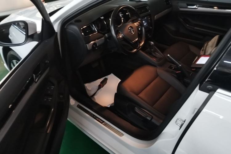 Used Volkswagen Sagitar 2018 180TSI DSG Prestige Edition Driver Seat