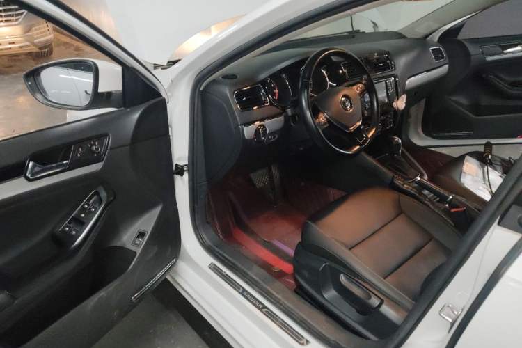 Used Volkswagen Sagitar 2018 1.6L Automatic Comfort Model Driver Seat