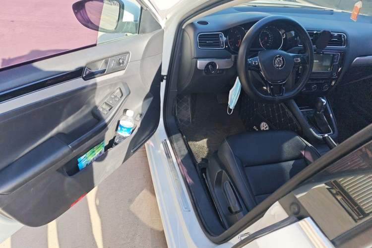 Used Volkswagen Sagitar 2018 280TSI DSG Comfort Model Driver Seat