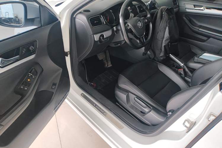 Used Volkswagen Sagitar 2018 280TSI DSG Comfort Model Driver Seat