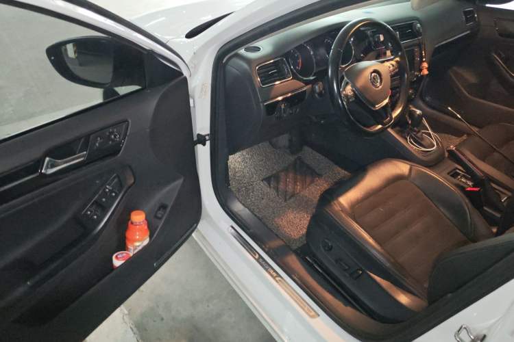 Used Volkswagen Sagitar 2018 280TSI DSG Luxury Model Driver Seat