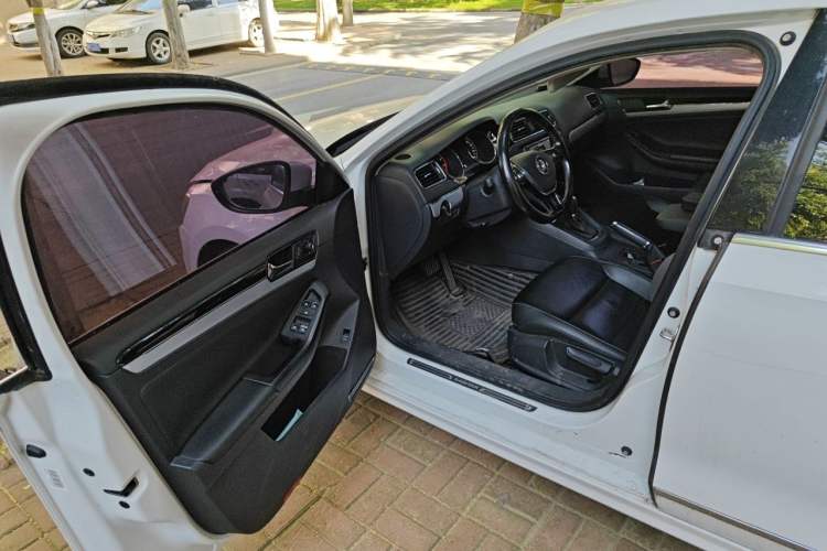 Used Volkswagen Sagitar 2018 180TSI DSG Prestige Edition Driver Seat