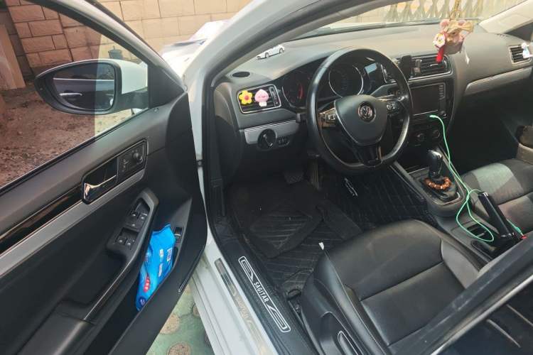 Used Volkswagen Sagitar 2018 280TSI DSG Ignite Edition Driver Seat