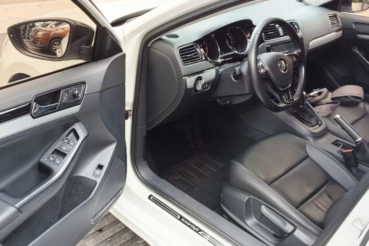 Used Volkswagen Sagitar 2018 280TSI DSG Comfort Model Driver Seat