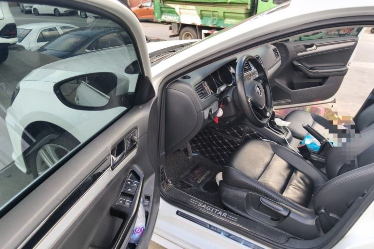Used Volkswagen Sagitar 2018 280TSI DSG Ignite Edition Driver Seat