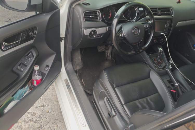 Used Volkswagen Sagitar 2018 1.6L Automatic Comfort Model Driver Seat