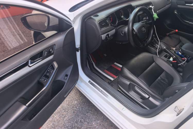 Used Volkswagen Sagitar 2018 1.6L Automatic Comfort Model Driver Seat