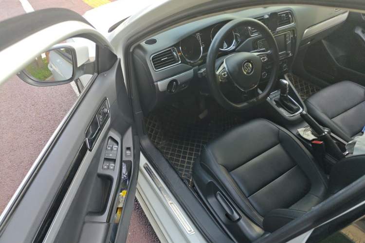 Used Volkswagen Sagitar 2018 280TSI DSG Ignite Edition Driver Seat