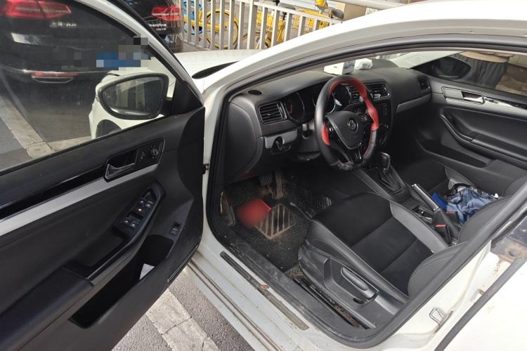 Used Volkswagen Sagitar 2018 280TSI DSG Ignite Edition Driver Seat
