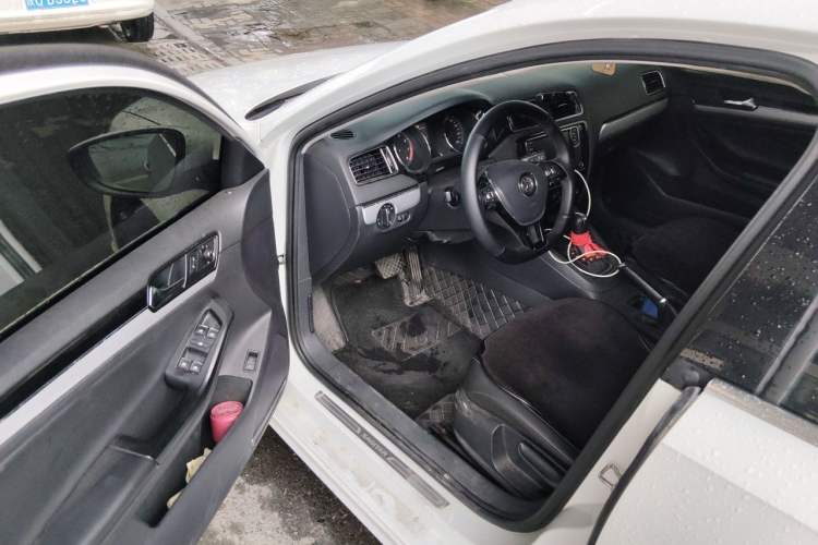 Used Volkswagen Sagitar 2018 1.6L Automatic Comfort Model Driver Seat