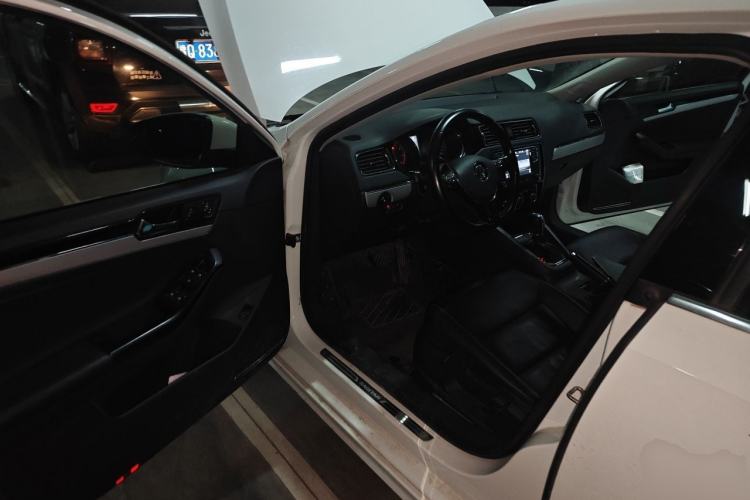 Used Volkswagen Sagitar 2018 1.6L Automatic Comfort Model Driver Seat