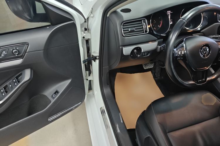 Used Volkswagen Sagitar 2018 280TSI DSG Ignite Edition Driver Seat