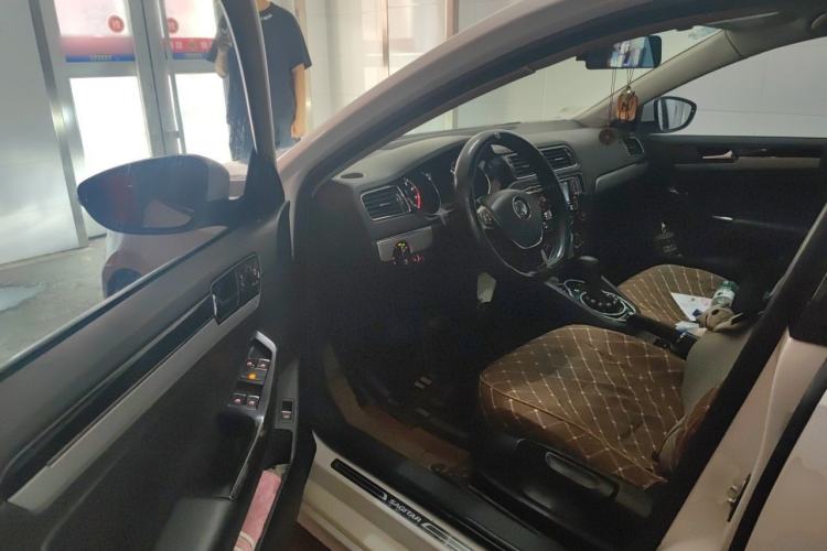Used Volkswagen Sagitar 2018 1.6L Automatic Fashion Model Driver Seat