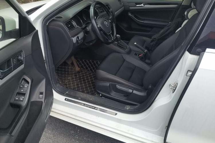 Used Volkswagen Sagitar 2018 280TSI DSG Ignite Edition Driver Seat