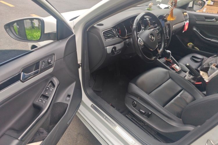 Used Volkswagen Sagitar 2018 280TSI DSG Ignite Edition Driver Seat