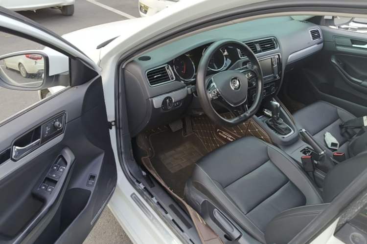 Used Volkswagen Sagitar 2018 1.6L Automatic Comfort Model Driver Seat