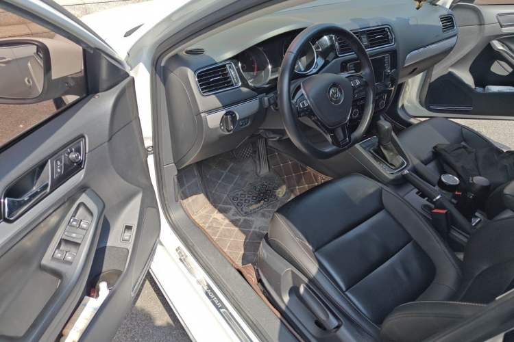 Used Volkswagen Sagitar 2018 1.6L Automatic Comfort Model Driver Seat