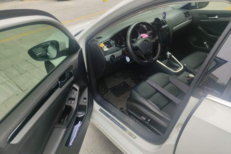 Used Volkswagen Sagitar 2018 280TSI DSG Comfort Model Driver Seat