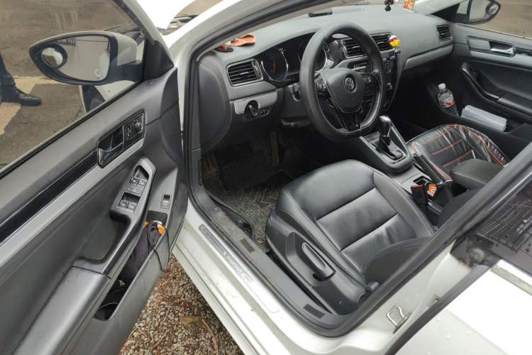 Used Volkswagen Sagitar 2018 280TSI DSG Ignite Edition Driver Seat