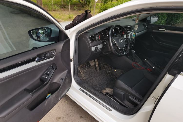 Used Volkswagen Sagitar 2018 1.6L Automatic Comfort Model Driver Seat
