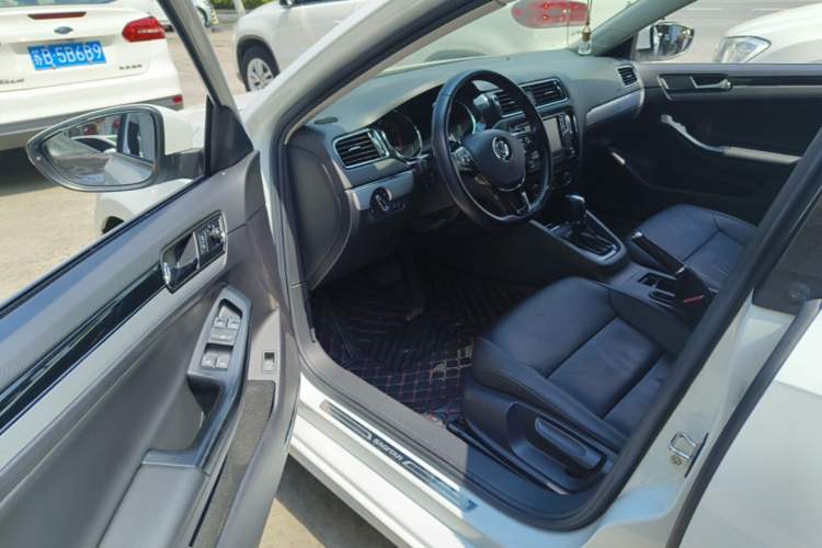 Used Volkswagen Sagitar 2018 1.6L Automatic Comfort Model Driver Seat
