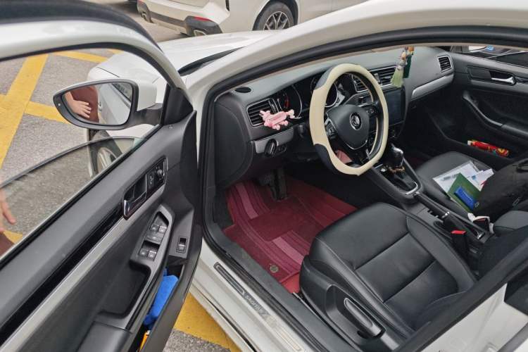 Used Volkswagen Sagitar 2018 280TSI DSG Ignite Edition Driver Seat