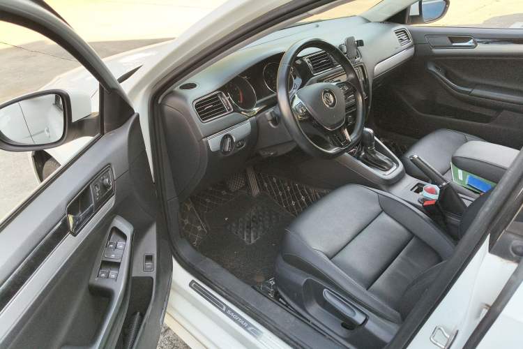 Used Volkswagen Sagitar 2018 280TSI DSG Ignite Edition Driver Seat