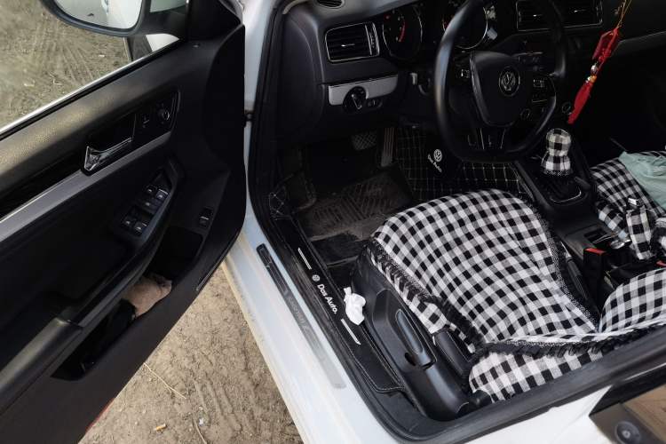 Used Volkswagen Sagitar 2018 1.6L Automatic Comfort Model Driver Seat