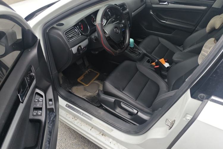 Used Volkswagen Sagitar 2018 1.6L Automatic Comfort Model Driver Seat