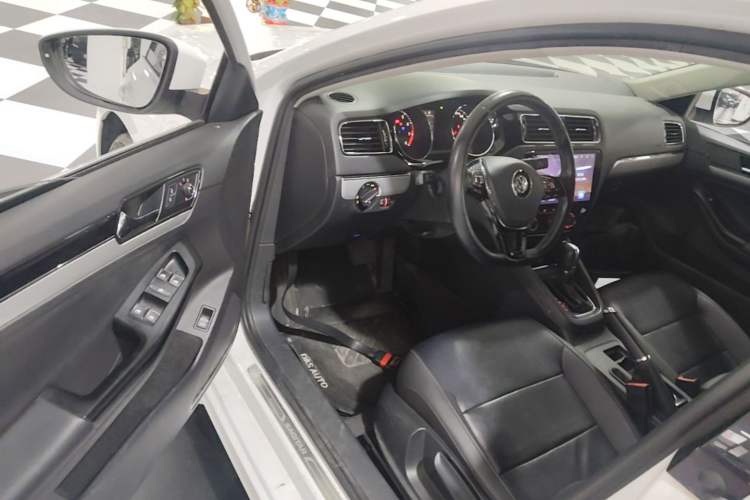 Used Volkswagen Sagitar 2018 1.6L Automatic Comfort Model Driver Seat