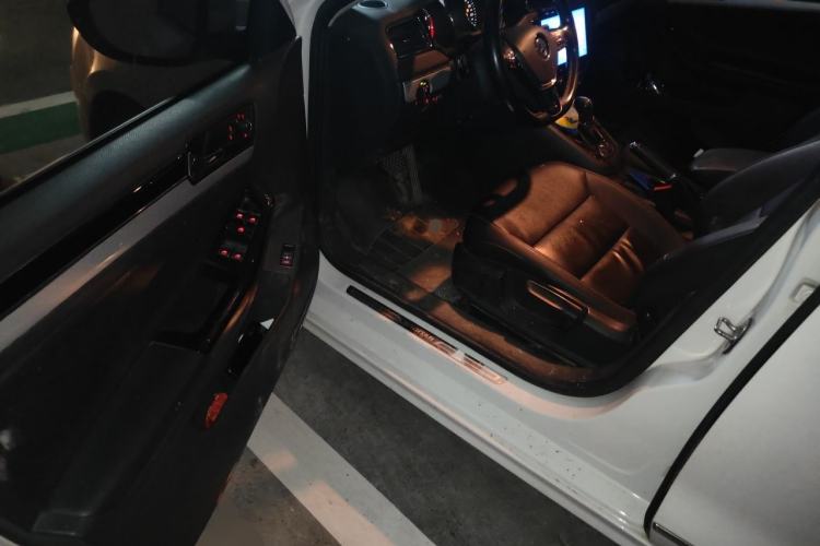 Used Volkswagen Sagitar 2018 1.6L Automatic Comfort Model Driver Seat