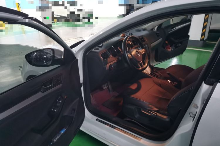 Used Volkswagen Sagitar 2018 1.6L Automatic Fashion Model Driver Seat