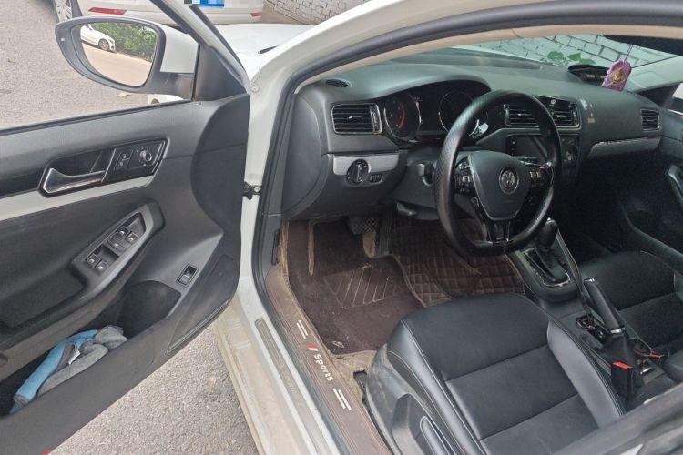 Used Volkswagen Sagitar 2018 180TSI DSG Prestige Edition Driver Seat