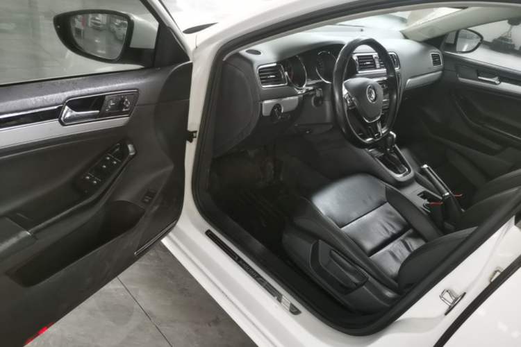 Used Volkswagen Sagitar 2018 1.6L Automatic Comfort Model Driver Seat