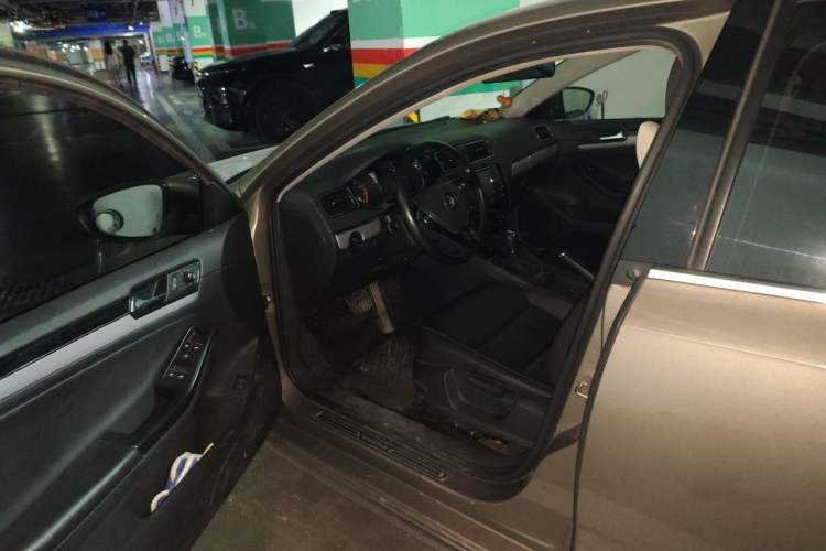 Used Volkswagen Sagitar 2018 1.6L Automatic Comfort Model Driver Seat