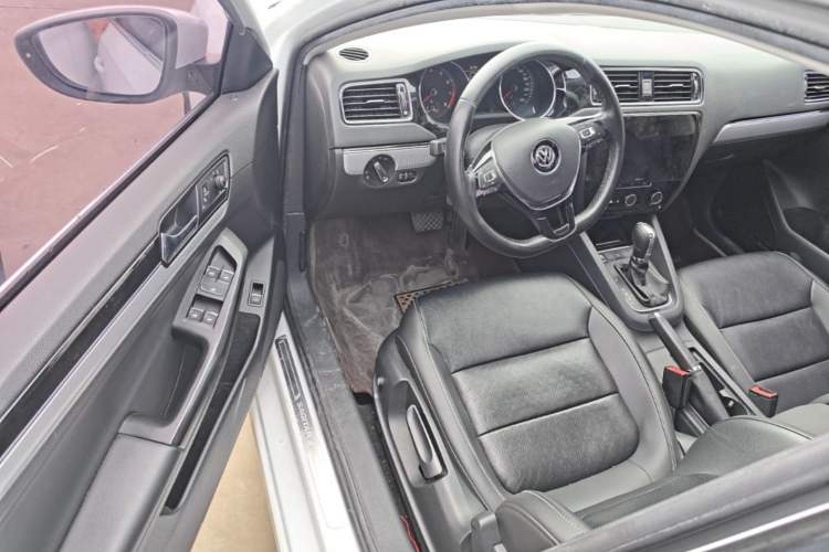 Used Volkswagen Sagitar 2018 280TSI DSG Comfort Model Driver Seat