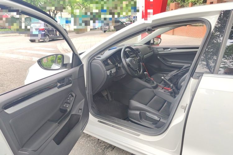 Used Volkswagen Sagitar 2018 1.6L Automatic Comfort Model Driver Seat